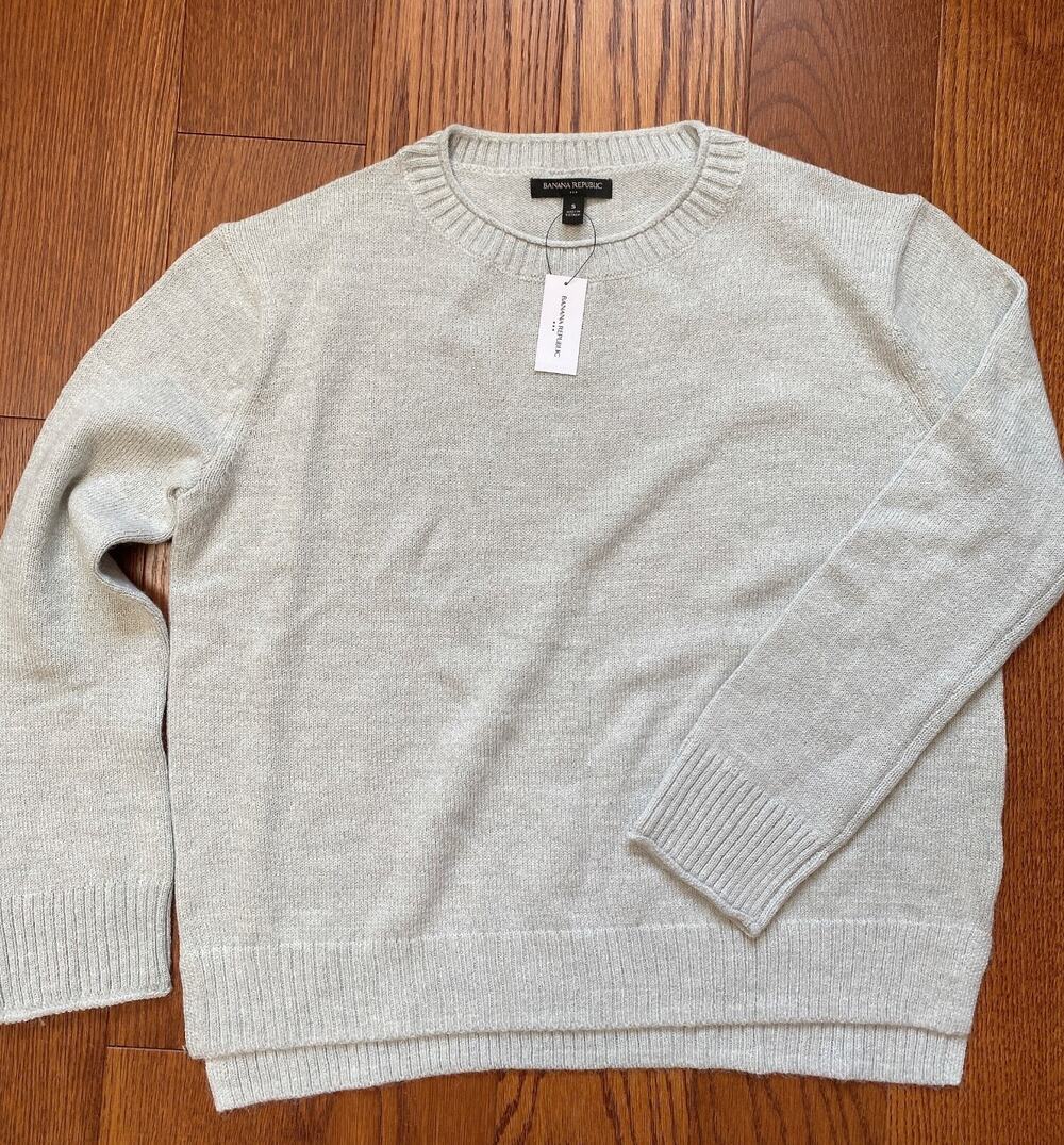 NWT Banana Republic Sweater Women’s Gray Soft Wear Knit Sweater Crew Neck Size S